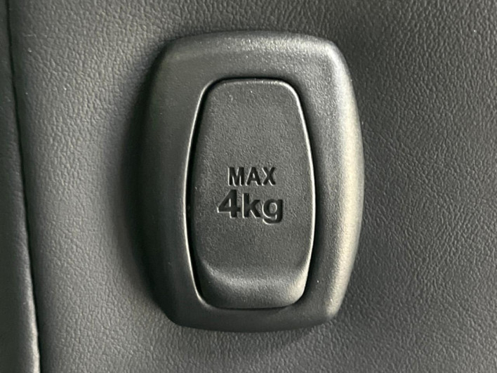 2023 Toyota Voxy 6BA-MZRA90W (UW-6a0d26c1e0bae)[22]