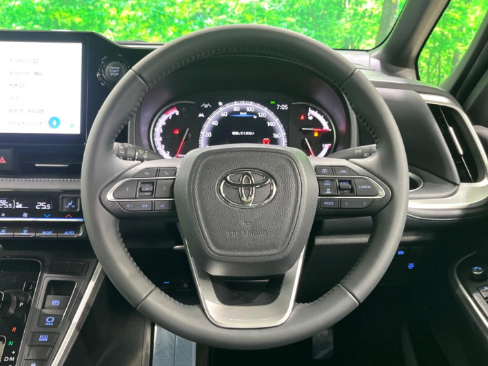 2023 Toyota Voxy 6BA-MZRA90W (UW-6a0d26c1e0bae)[27]