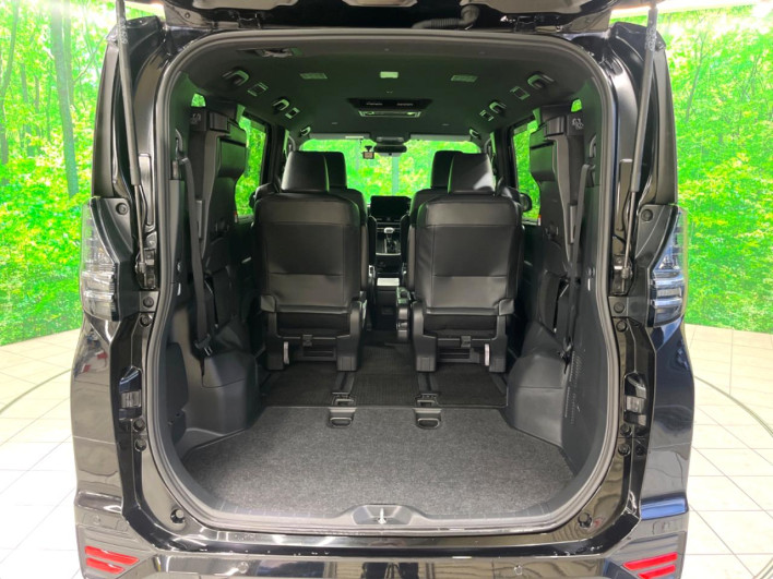 2023 Toyota Voxy 6BA-MZRA90W (UW-6a0d26c1e0bae)[13]