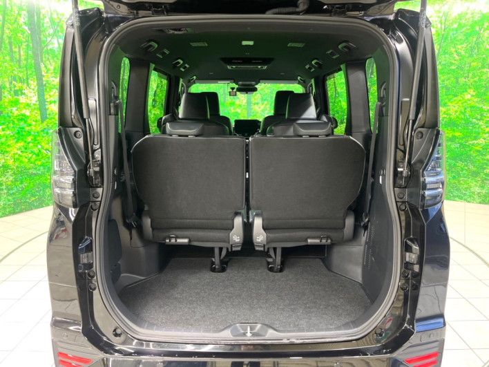 2023 Toyota Voxy 6BA-MZRA90W (UW-6a0d26c1e0bae)[16]