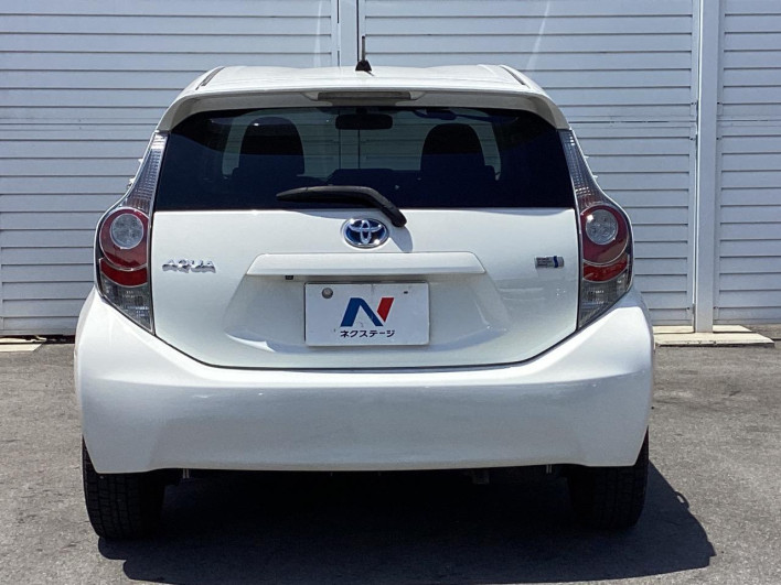 2012 Toyota Aqua DAA-NHP10 (UW-6a0d26cac4a2c)[19]
