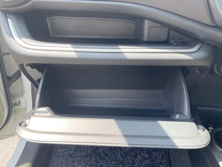 2014 Toyota Aqua DAA-NHP10 (UW-6a0d26cb6e93e)[4]