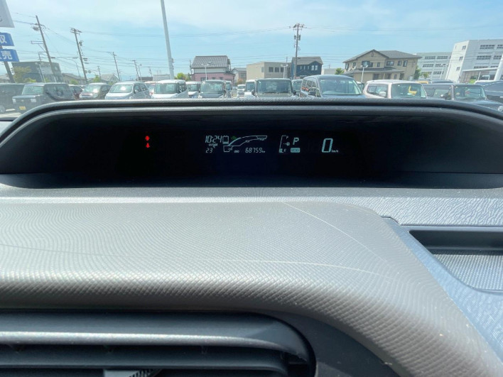2014 Toyota Aqua DAA-NHP10 (UW-6a0d26cb6e93e)[24]