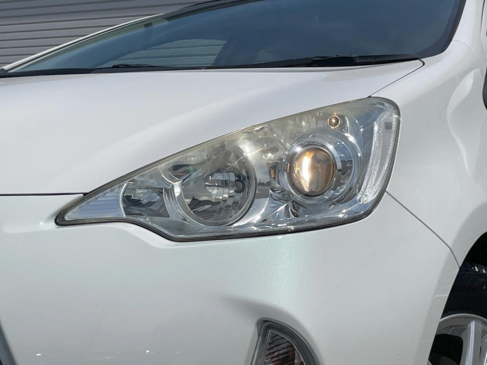 2014 Toyota Aqua DAA-NHP10 (UW-6a0d26cb6e93e)[8]