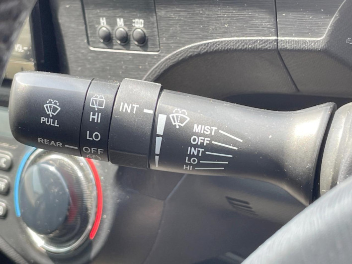 2014 Toyota Aqua DAA-NHP10 (UW-6a0d26cb6e93e)[22]