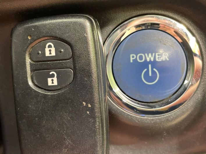 2017 Toyota Aqua DAA-NHP10 (UW-6a0d26cdc6346)[26]