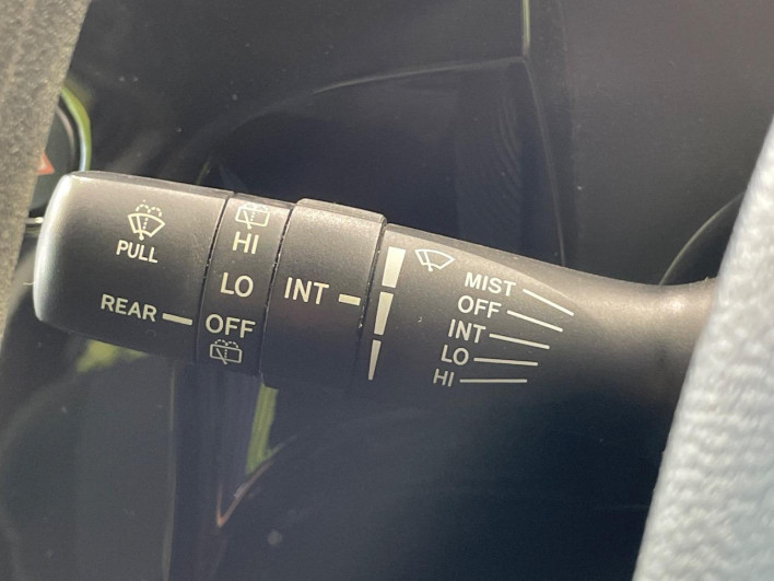 2017 Toyota Aqua DAA-NHP10 (UW-6a0d26cdc6346)[25]