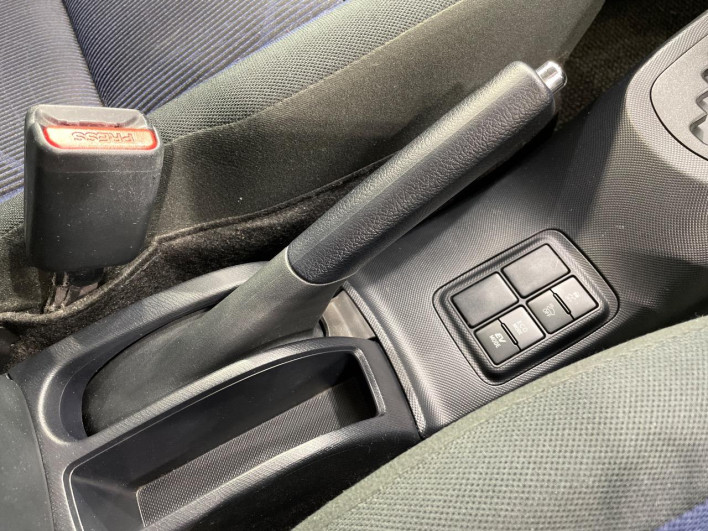 2017 Toyota Aqua DAA-NHP10 (UW-6a0d26cdc6346)[18]