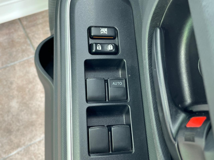 2017 Toyota Aqua DAA-NHP10 (UW-6a0d26cdc6346)[8]
