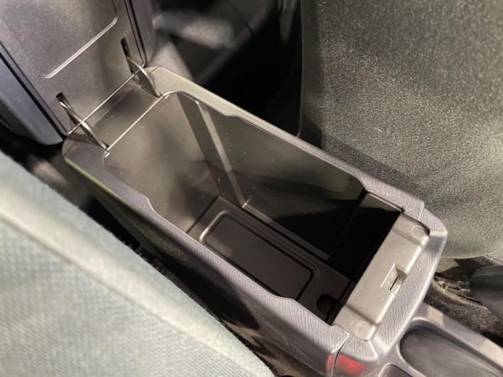 2017 Toyota Aqua DAA-NHP10 (UW-6a0d26cdc6346)[19]