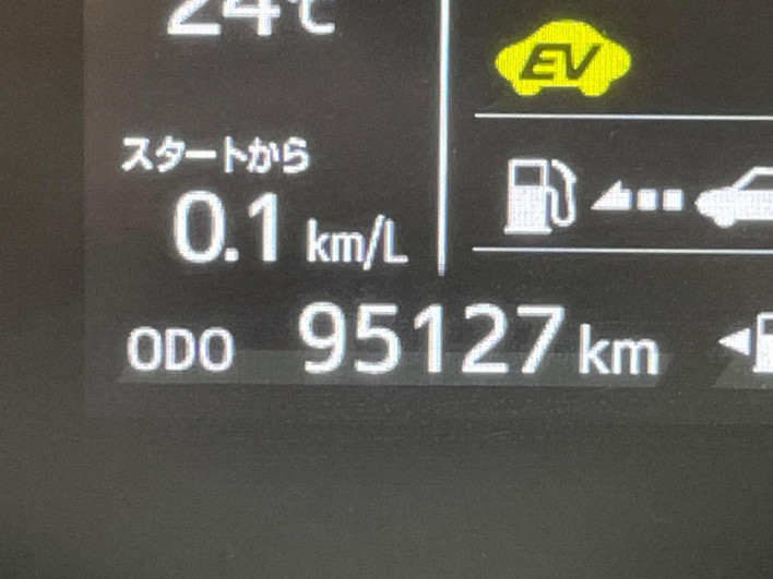 2017 Toyota Aqua DAA-NHP10 (UW-6a0d26cdc6346)[2]