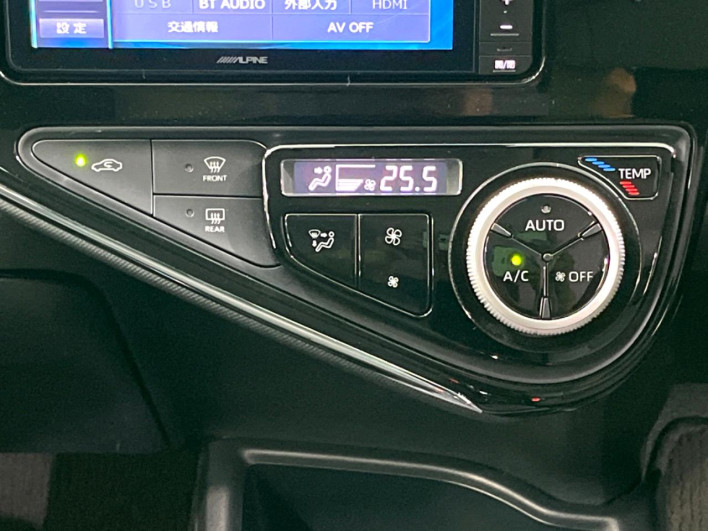 2018 Toyota Aqua DAA-NHP10 (UW-6a0d26ceb0e53)[21]