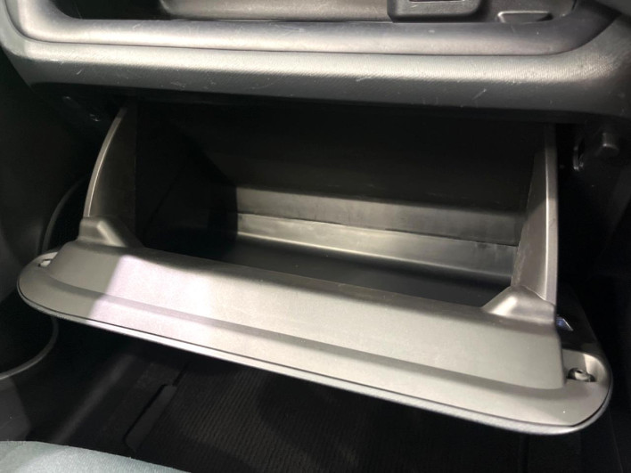 2018 Toyota Aqua DAA-NHP10 (UW-6a0d26ceb0e53)[28]