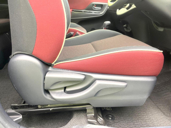 2019 Toyota Vitz DAA-NHP130 (UW-6a0d26d135263)[16]