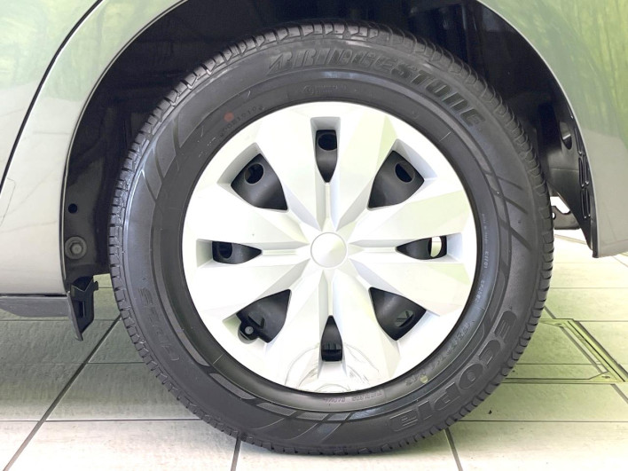 2019 Toyota Vitz DAA-NHP130 (UW-6a0d26d135263)[10]