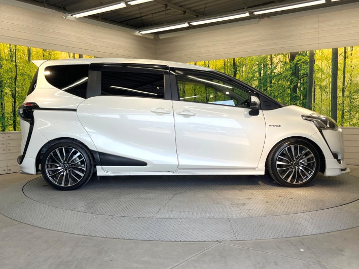 2016 Toyota Sienta DAA-NHP170G (UW-6a0d26d19f873)[7]