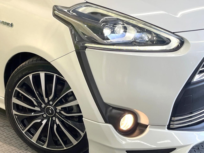 2016 Toyota Sienta DAA-NHP170G (UW-6a0d26d19f873)[13]