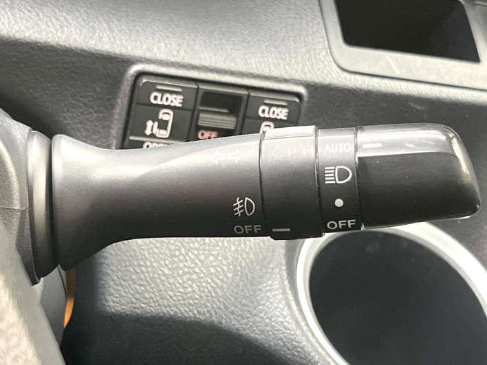 2016 Toyota Sienta DAA-NHP170G (UW-6a0d26d19f873)[28]