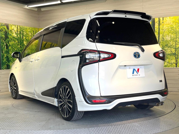 2016 Toyota Sienta DAA-NHP170G (UW-6a0d26d19f873)[10]