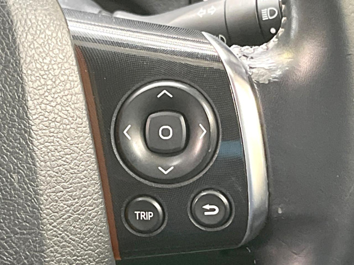 2016 Toyota Sienta DAA-NHP170G (UW-6a0d26d19f873)[26]