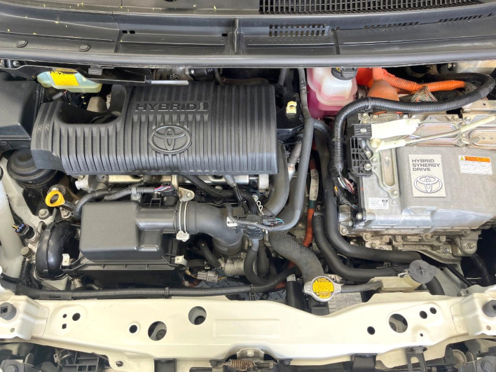 2016 Toyota Sienta DAA-NHP170G (UW-6a0d26d19f873)[4]