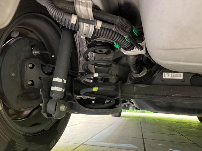 2014 Toyota Vitz DBA-NSP130 (UW-6a0d26d3729d4)[24]