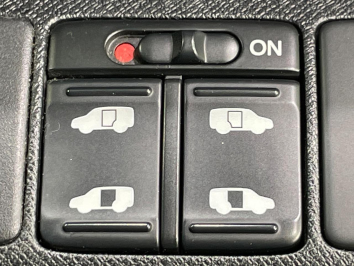 2010 Honda Stepwgn Spada DBA-RK5 (UW-6a0d26e18062b)[21]