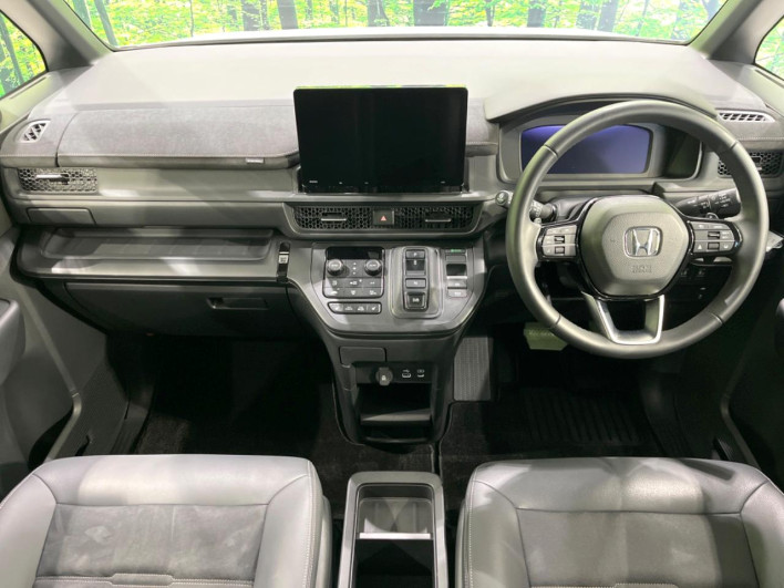 2022 Honda Step Wagon 6AA-RP8 (UW-6a0d26e2c4e1a)[27]