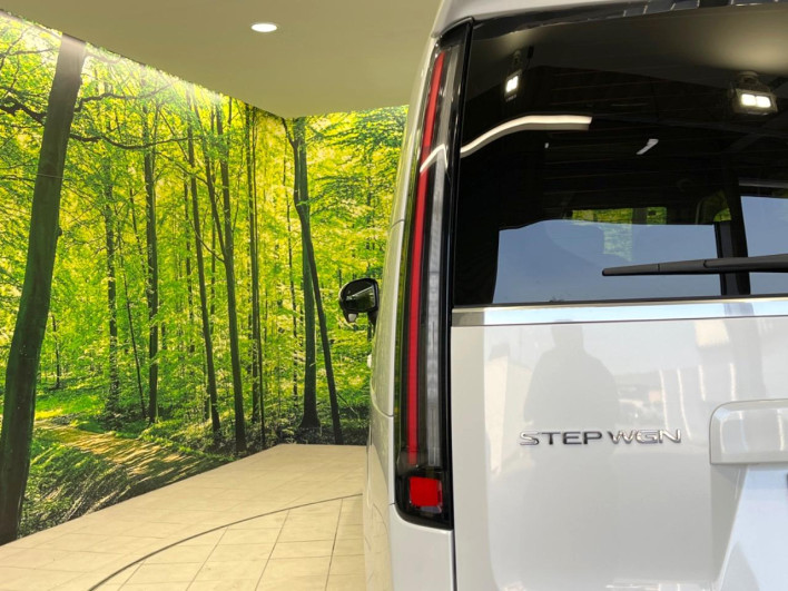 2022 Honda Step Wagon 6AA-RP8 (UW-6a0d26e2c4e1a)[21]