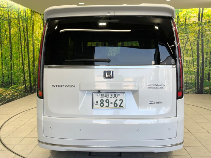 2022 Honda Step Wagon 6AA-RP8 (UW-6a0d26e2c4e1a)[15]