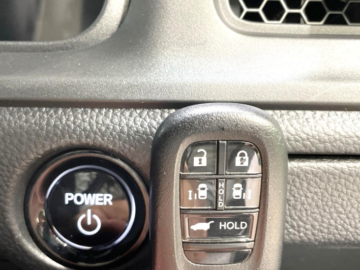 2024 Honda Step Wagon 6AA-RP8 (UW-6a0d26e39f1de)[14]