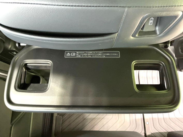 2024 Honda Step Wagon 6AA-RP8 (UW-6a0d26e39f1de)[6]