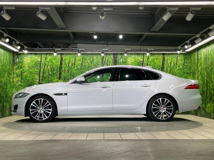 2016 Jaguar XF CBA-JB2GA (UW-6a0d26f199a0f)[21]