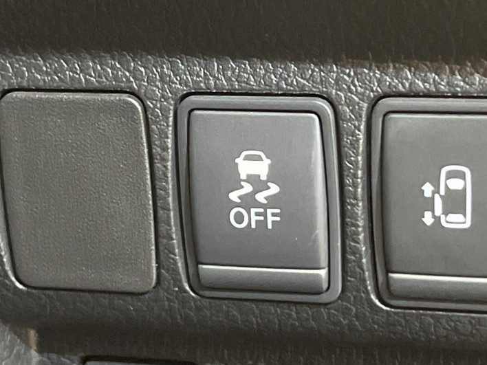 2015 Nissan Elgrand DBA-TE52 (UW-6a0d26fbbb222)[24]