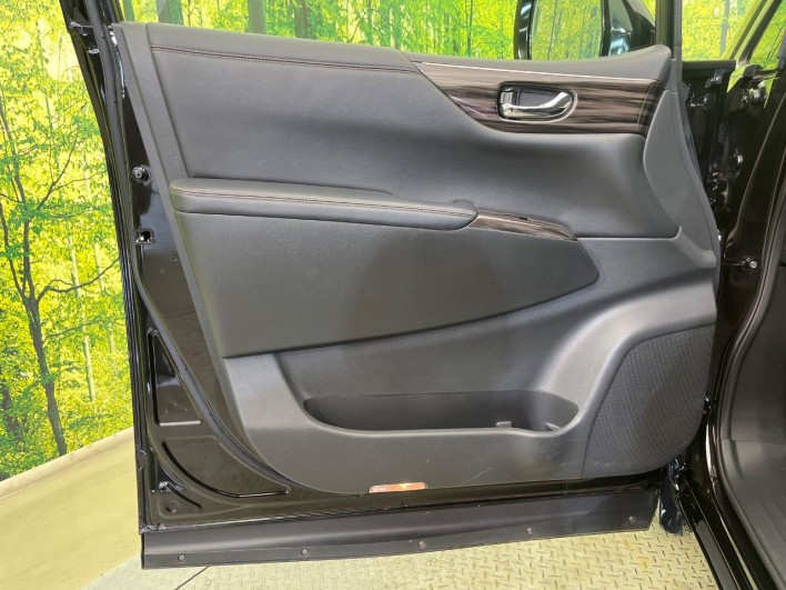 2015 Nissan Elgrand DBA-TE52 (UW-6a0d26fbbb222)[27]