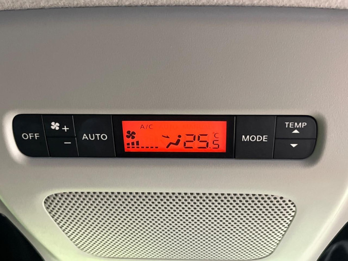 2015 Nissan Elgrand DBA-TE52 (UW-6a0d26fbbb222)[14]