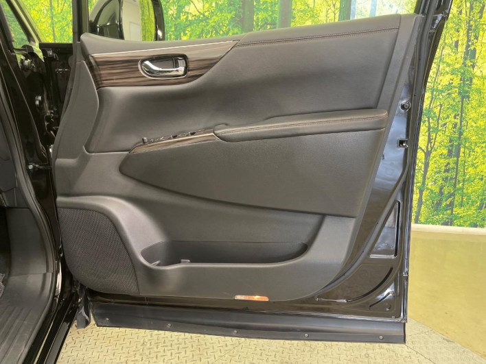 2015 Nissan Elgrand DBA-TE52 (UW-6a0d26fbbb222)[20]