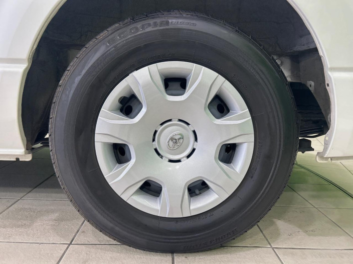 2023 Toyota Hiace Van 3BF-TRH200V (UW-6a0d26fc7a0a6)[12]
