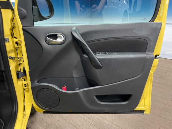 2019 Renault Kangoo ABA-KWH5F1 (UW-6a0d27065c889)[20]
