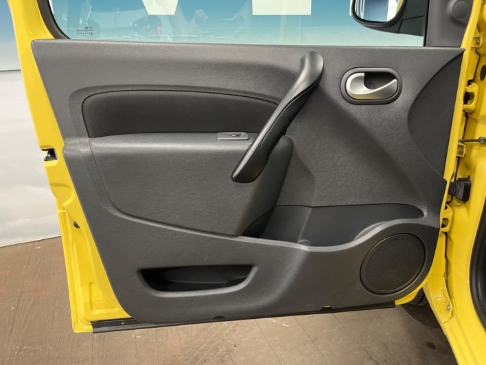 2019 Renault Kangoo ABA-KWH5F1 (UW-6a0d27065c889)[27]
