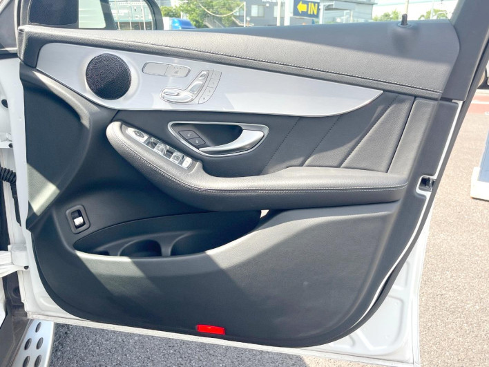 2017 Mercedes Benz GLC DBA-253342C (UW-6a0d270f7890a)[21]