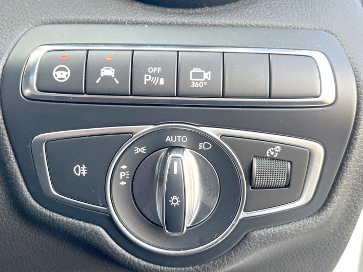 2017 Mercedes Benz GLC DBA-253342C (UW-6a0d270f7890a)[18]