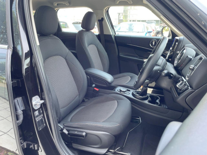 2019 Rover Mini LDA-YT20 (UW-6a0d2716c5bd2)[7]