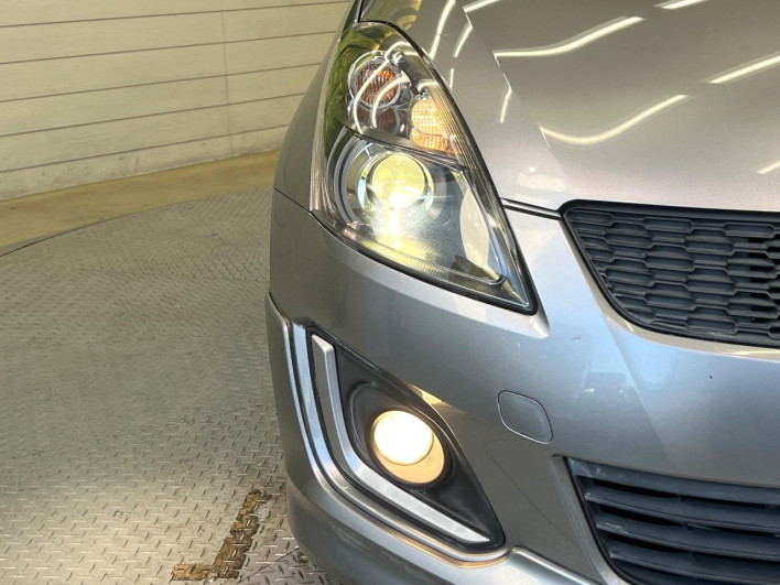 2013 Suzuki Swift DBA-ZC72S (UW-6a0d271cc7e32)[8]