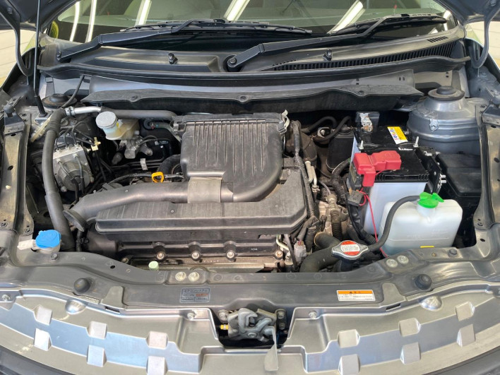 2013 Suzuki Swift DBA-ZC72S (UW-6a0d271cc7e32)[4]