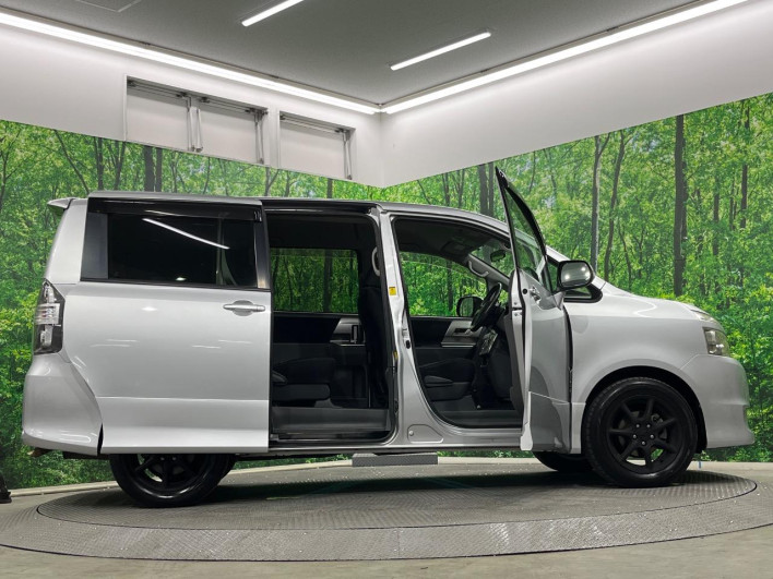 2009 Toyota Voxy DBA-ZRR75W (UW-6a0d271f925c0)[14]