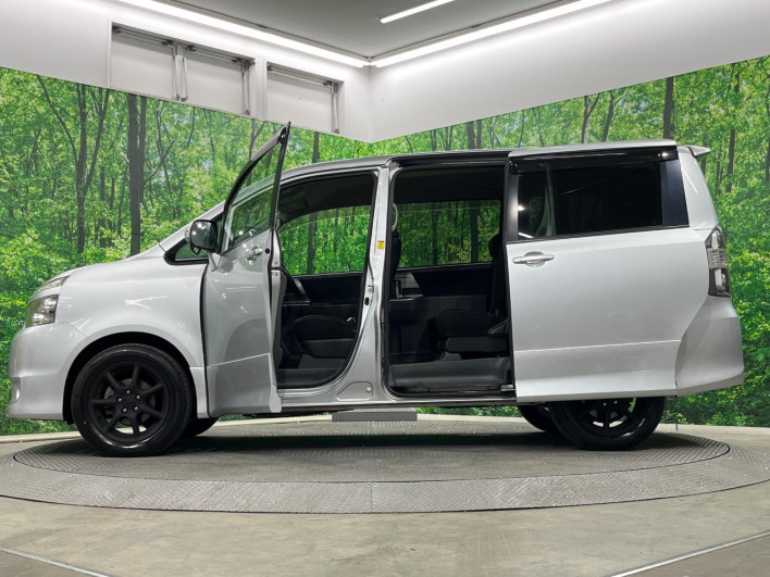 2009 Toyota Voxy DBA-ZRR75W (UW-6a0d271f925c0)[27]