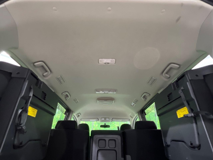 2009 Toyota Voxy DBA-ZRR75W (UW-6a0d271f925c0)[19]