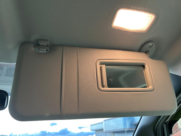 2015 Toyota Voxy DBA-ZRR80W (UW-6a0d2721da81e)[4]