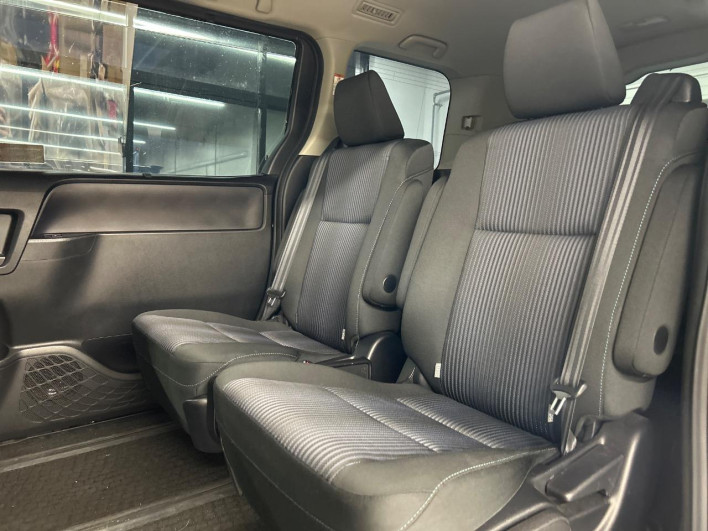 2015 Toyota Voxy DBA-ZRR80W (UW-6a0d2721da81e)[26]